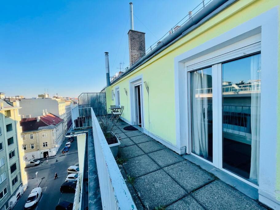 Cosy Flat With Huge Terrasse! Long Or Shortterm Lejlighed Wien Eksteriør billede